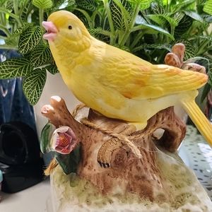 Vintage Gorham Porcelain Yellow Bird Canary Figurine Music Box Made in Korea